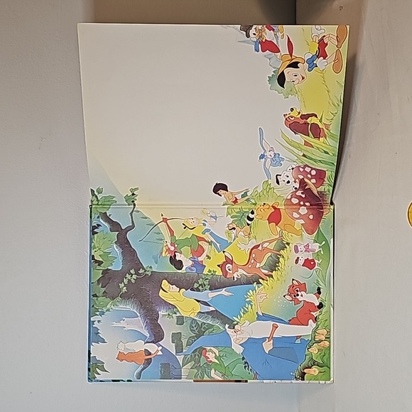 Disney Vintage 1991 101 Dalmation Book - Picture 2 of 6